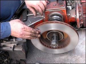 儒安機(jī)械剎車(chē)盤(pán)修復(fù)機(jī)現(xiàn)場(chǎng)圖 儒安機(jī)械剎車(chē)盤(pán)修復(fù)機(jī)現(xiàn)場(chǎng)圖